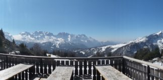 Veduta sulle Dolomiti del Brenta dal Rifugio Orso Bruno